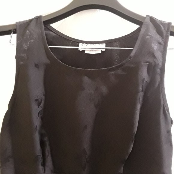 Black Collection Brand Dress with black flowers, Size 5/6 - Picture 2 of 4